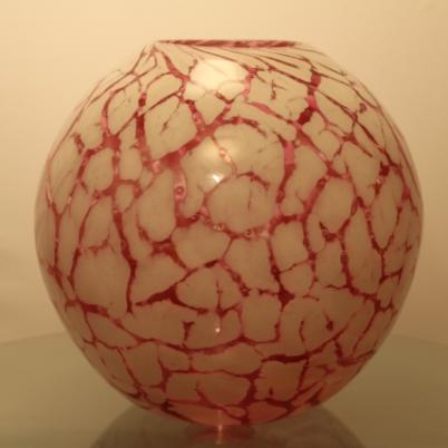 Vase boule blanc fuschia